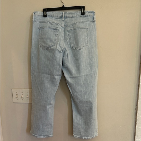 Old Navy Light Blue Striped Cropped Jeans - Picture 4 of 5